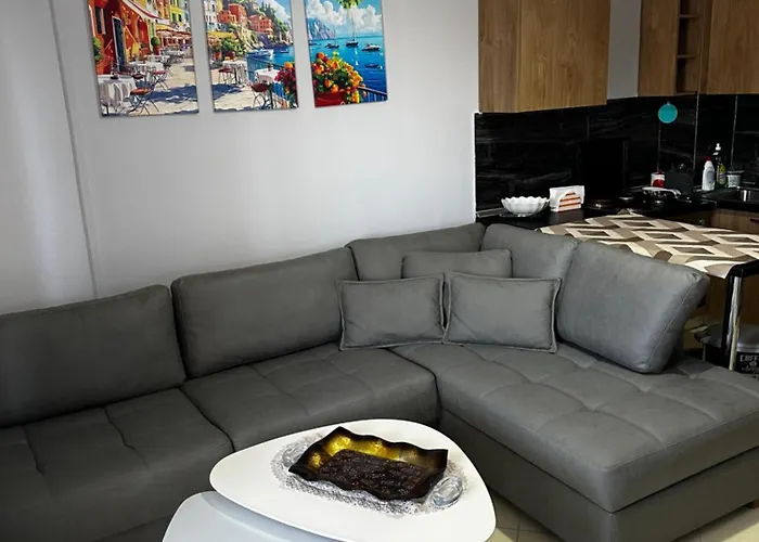 公寓 Orikum Home